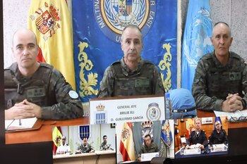 Robles mantiene una videoconferencia con