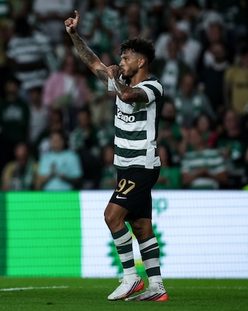 Luis Suárez ha estado en la mira de los aficionados por algunos incidentes durante la pretemporada - crédito Sporting CP