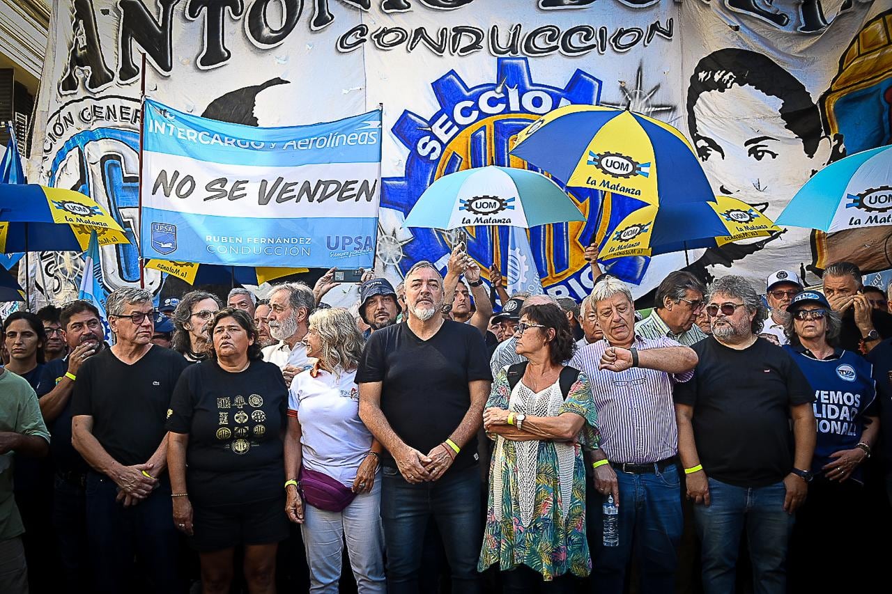 Marcha de la UOM, ATE, Aceiteros y otros gremios en Rosario contra la reforma laboral