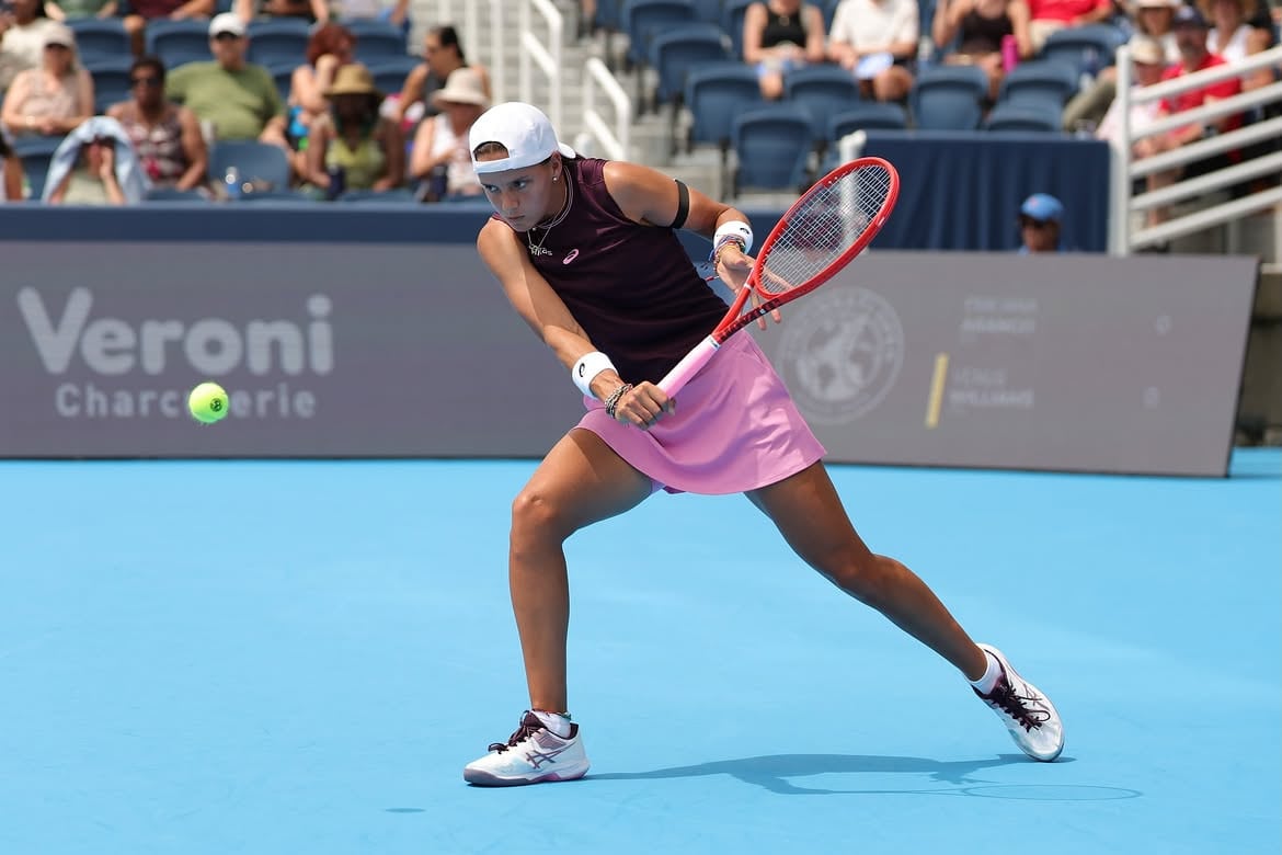 Emiliana Arango se quedó afuera en la primera ronda del US Open 2026 al caer ante la china Xinyu Wang por 6-4, 6-2 - crédito Ministerio del Deporte