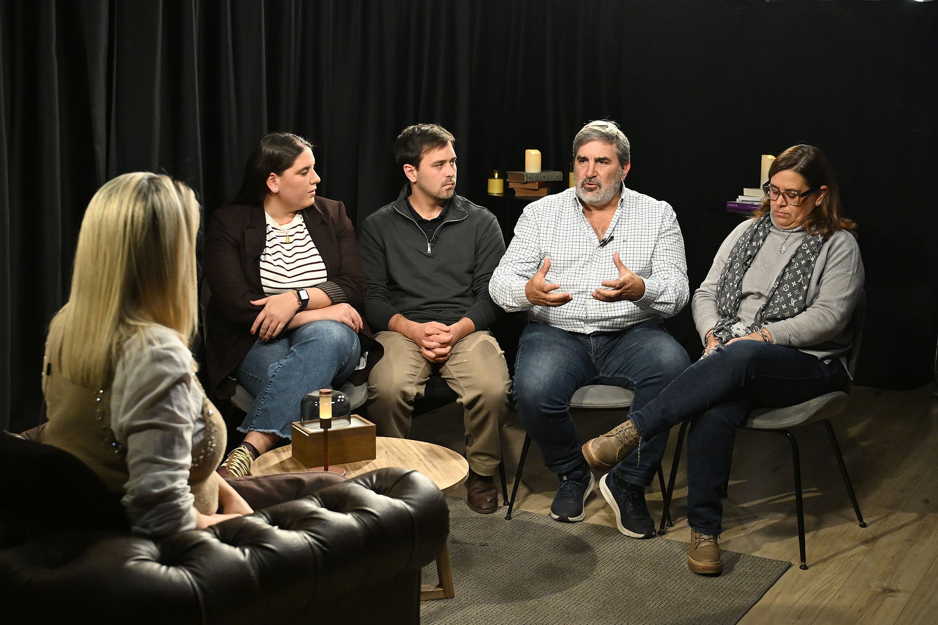 La familia Allende Olázabal junto a Tatiana Schapiro en Infobae.