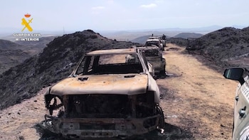 El incencio de Los Gallardos frena su avance y los bomberos esperan empezar a controlarlo este domingo: las víctimas, aún por identificar