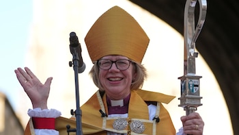 La jefa de la iglesia anglicana se reunirá este lunes por primera vez con el papa León XIV en Roma