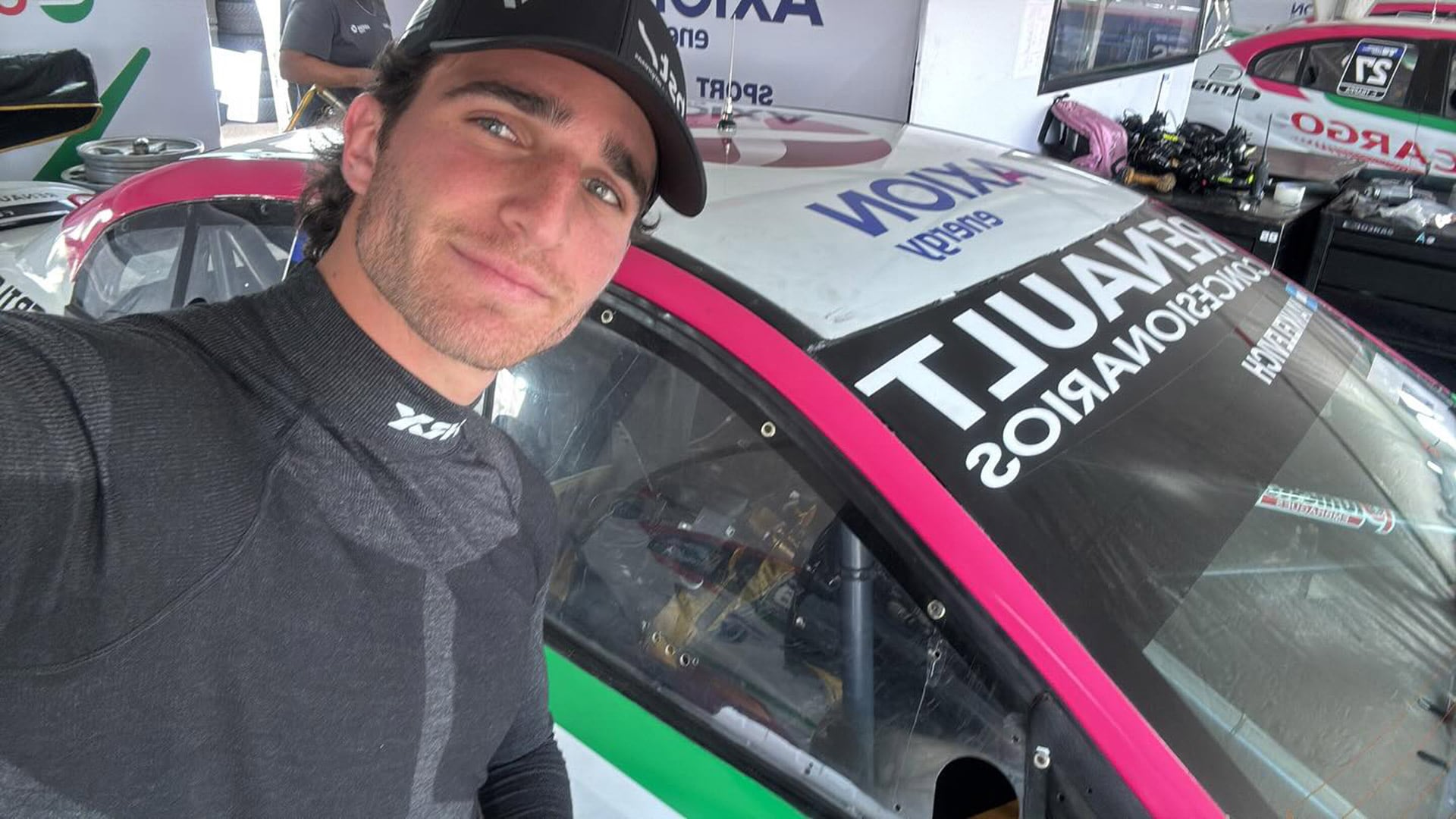 Valentín Yankelevich compite como piloto profesional en el equipo oficial Toyota Gazoo Racing Argentina dentro de la categoría TC2000