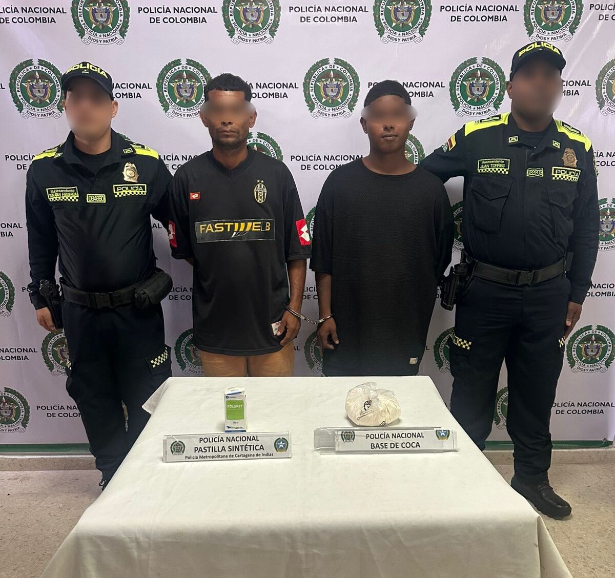 Los jóvenes fueron sorprendidos expendiendo estupefacientes en Cartagena - crédito Policía de Cartagena