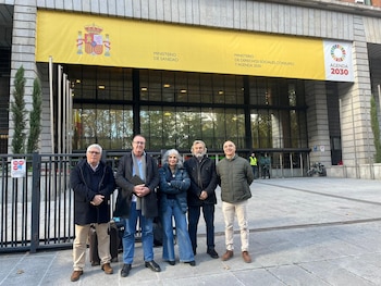 Representantes sindicales de CESM y