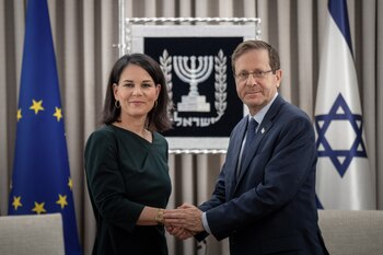 Annalena Baerbock e Isaac Herzog