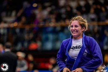 Patricia es feliz, más allá