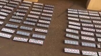 Cajas de cigarrillos en un