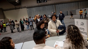 España impulsa una regularización masiva de migrantes que podría alcanzar a unos 3.000 ecuatorianos