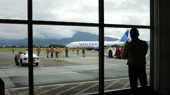 Costa Rica recibió 171,602 turistas por vía aérea en agosto, un 5.9% menos que hace un año