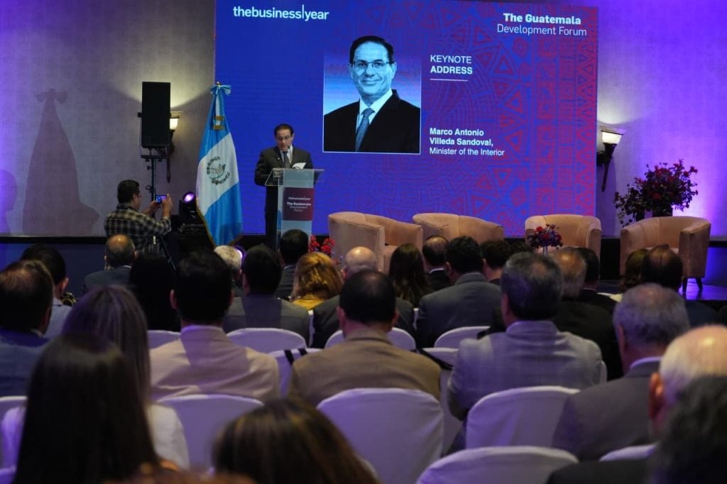 El ministro Marco Antonio Villeda destacó que la seguridad pública es un pilar para atraer inversión extranjera a Guatemala. (Ministerio de Gobernación)