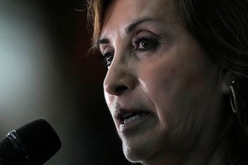 Dina Boluarte se mantiene en