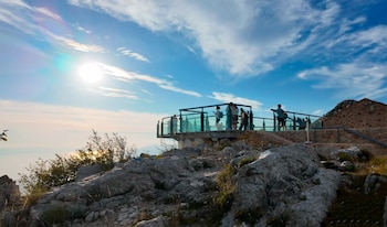 Biokovo Skywalk, en Croacia, fusiona