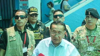 José Balcázar anuncia facilidades laborales y salariales para las 63.000 personas que no votaron por retraso de la ONPE