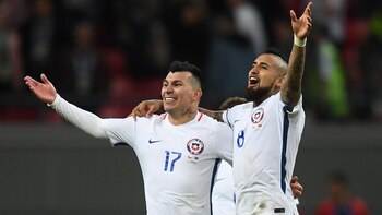 Arturo Vidal y Gary Medel