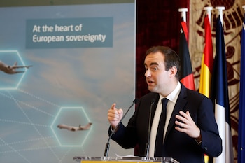 Francia prometió financiar completamente 12