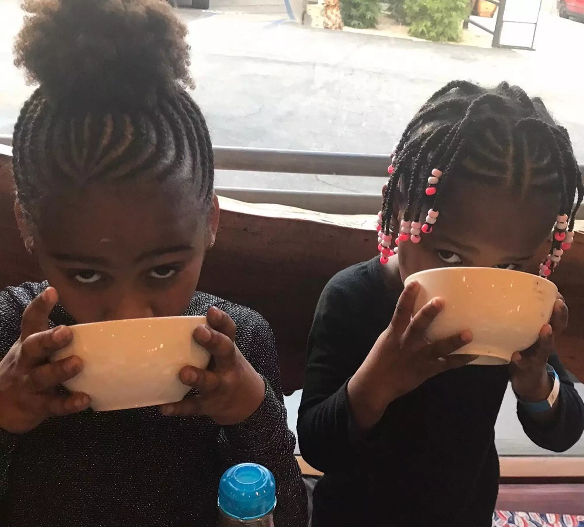 Charlize Theron aseveró que su proceso de adopción fue bastante libre. (Instagram/Charlize Theron)