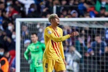 Ronald Araújo se lesionó ante