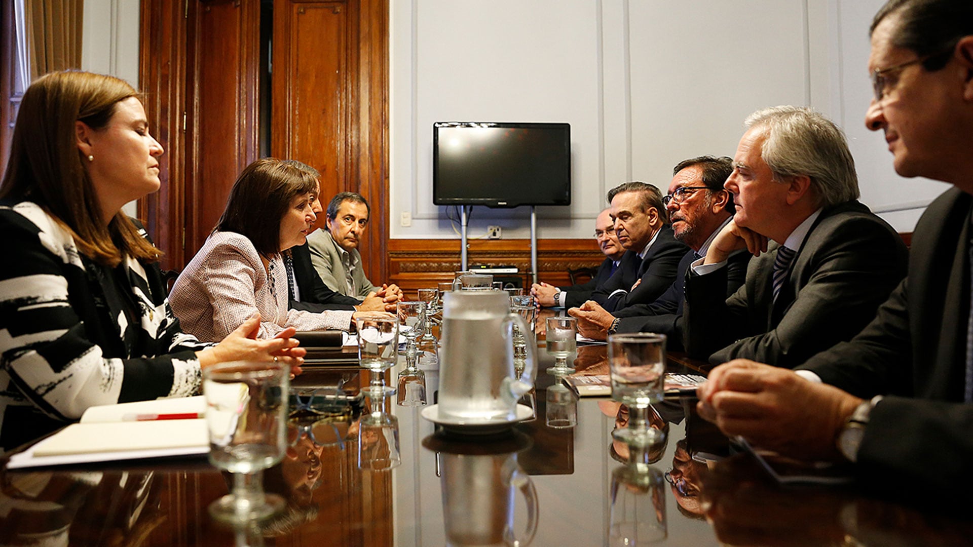 La senadora Patricia Bullrich con aliados en la Cámara de Senadores. Foto: Gabriel Cano