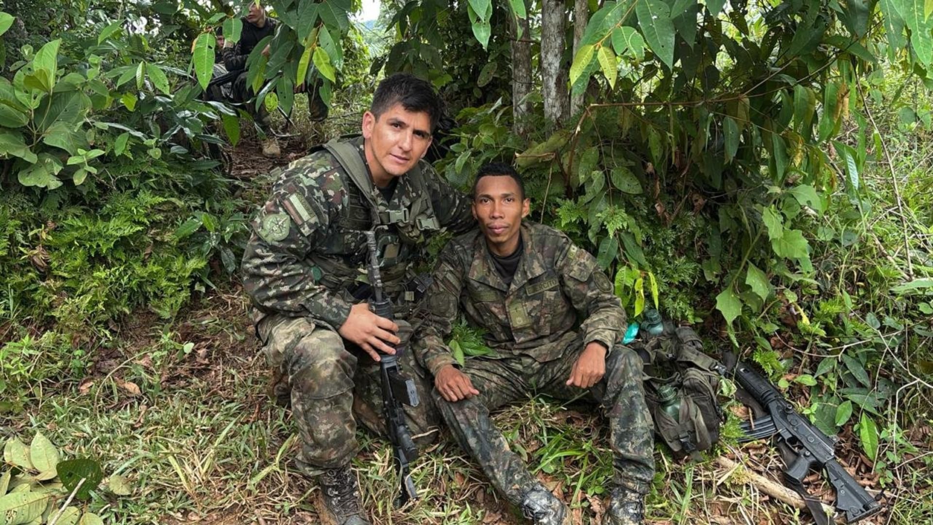 Hallan vivo a soldado desaparecido en Antioquia: llevaba seis días sin rastro tras ataque con drones, al parecer, ejecutados por las disidencias