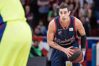 Luca Vildoza con la camiseta