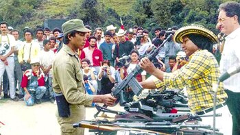 En 1991, 2.200 combatientes del