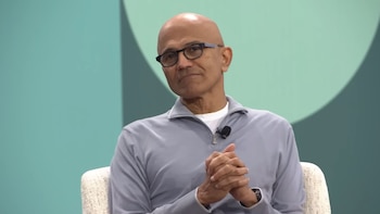 Satya Nadella, CEO de Microsoft, afirma sentirse “fantástico” pese a los despidos masivos y venta de estudios de XBOX