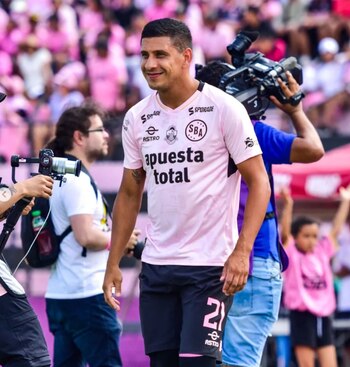 Damián Arce fue presentado en