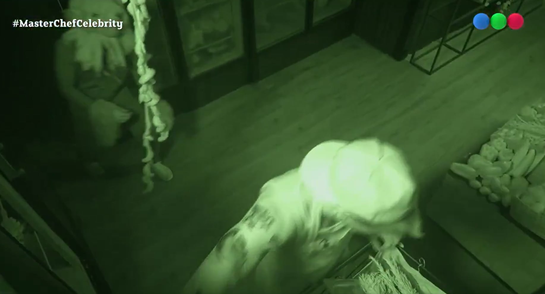 La ambientación de Halloween en MasterChef incluyó un espantapájaros que provocó sustos y caos entre los participantes del reality