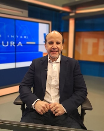 Rodrigo Tona afirmó que la colaboración público-privada, la confianza y la previsibilidad son claves para consolidar a El Salvador en logística y exportación./ (Frente a Frente)