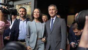 AM- Feijóo respalda a Corina Machado: "El sitio de España es con la libertad y no con la dictadura escondida en Barajas"