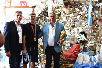 El Chiqui Tapia, junto al