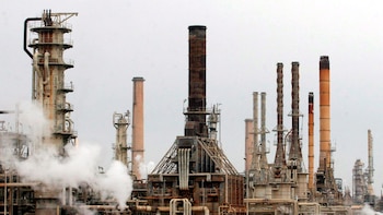 El petróleo cayó por tercera jornada consecutiva por la expectativa de una reanudación parcial del principal oleoducto saudí
