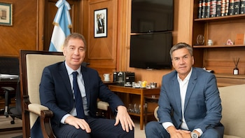 En medio de las dudas por Adorni, Santilli se reunió con gobernadores en busca del apoyo para eliminar las PASO