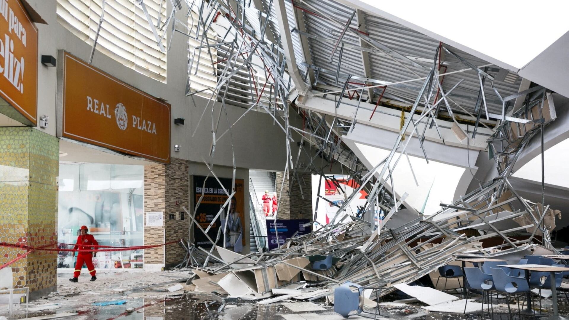 Así quedó el Real Plaza Trujillo tras la caída del techo en el patio de comidas. Foto: difusión