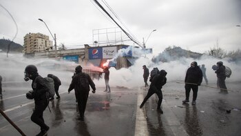 Disturbios en el 49 aniversario