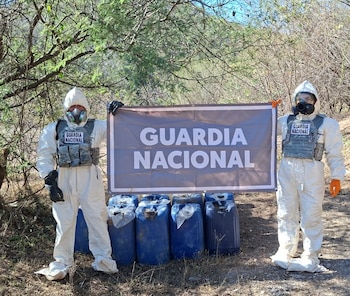 Los bidones asegurados
(Guardia Nacional)