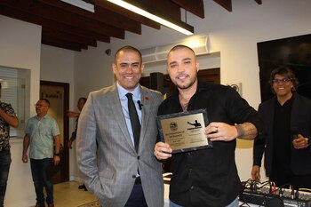 El cantante colombiano fue condecorado