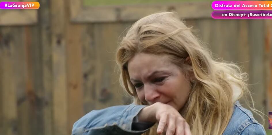 La actriz confiesa que solo uno de sus ocho hermanos mantiene contacto con ella después de una ruptura familiar irreversible (Captura: La Granja VIP)