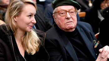 Marion Maréchal junto a su