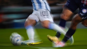 “Quería reivindicar a Messi por lo que hizo en el Mundial”, la serie fotográfica de Víctor Bugge que reinterpreta al ídolo