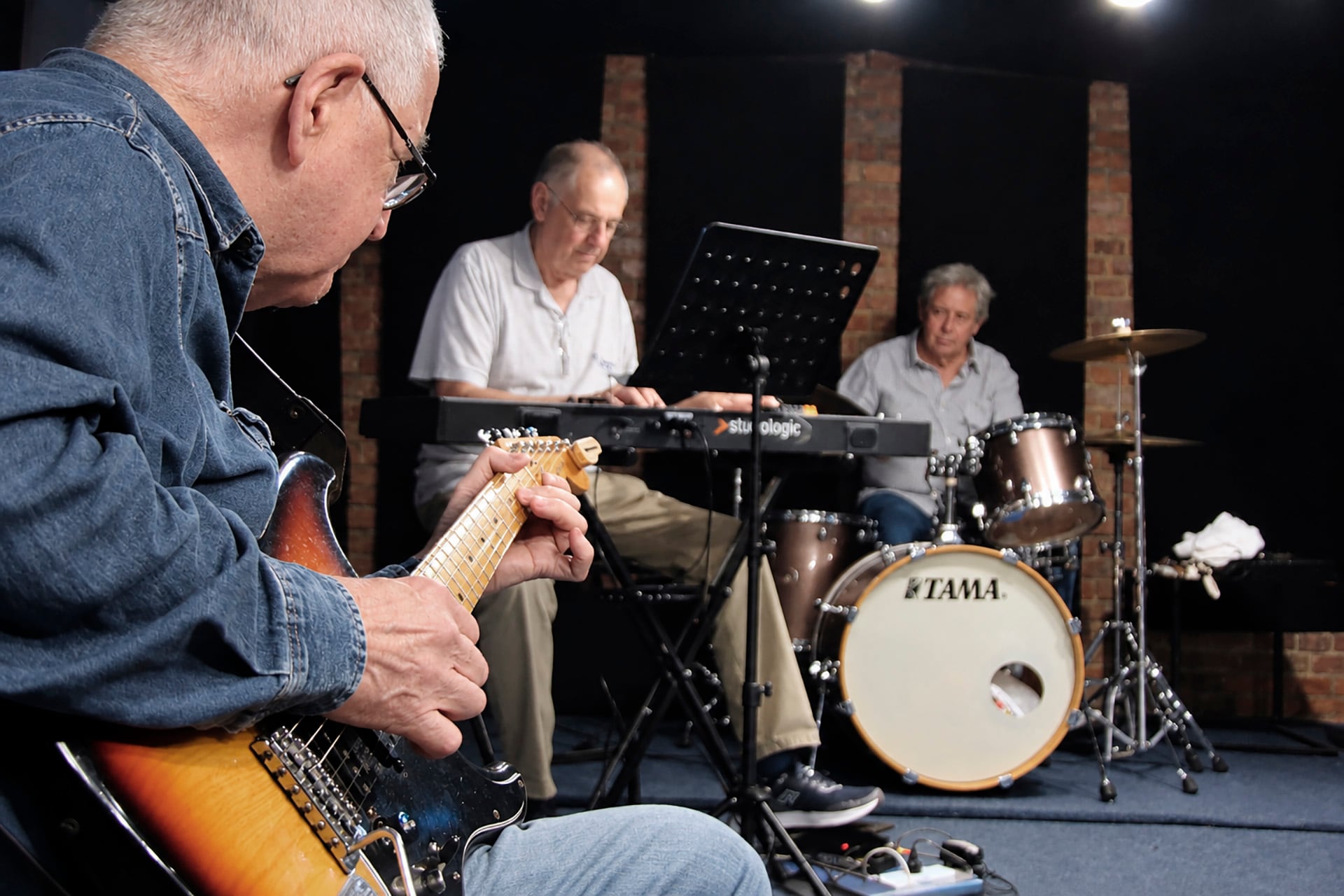 Las tres agrupaciones conformadas en el taller interpretan géneros como el rock popular, la trova, el folklore y el tango.