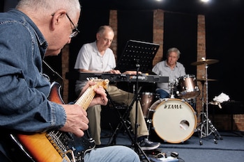 Las tres agrupaciones conformadas en el taller interpretan géneros como el rock popular, la trova, el folklore y el tango.