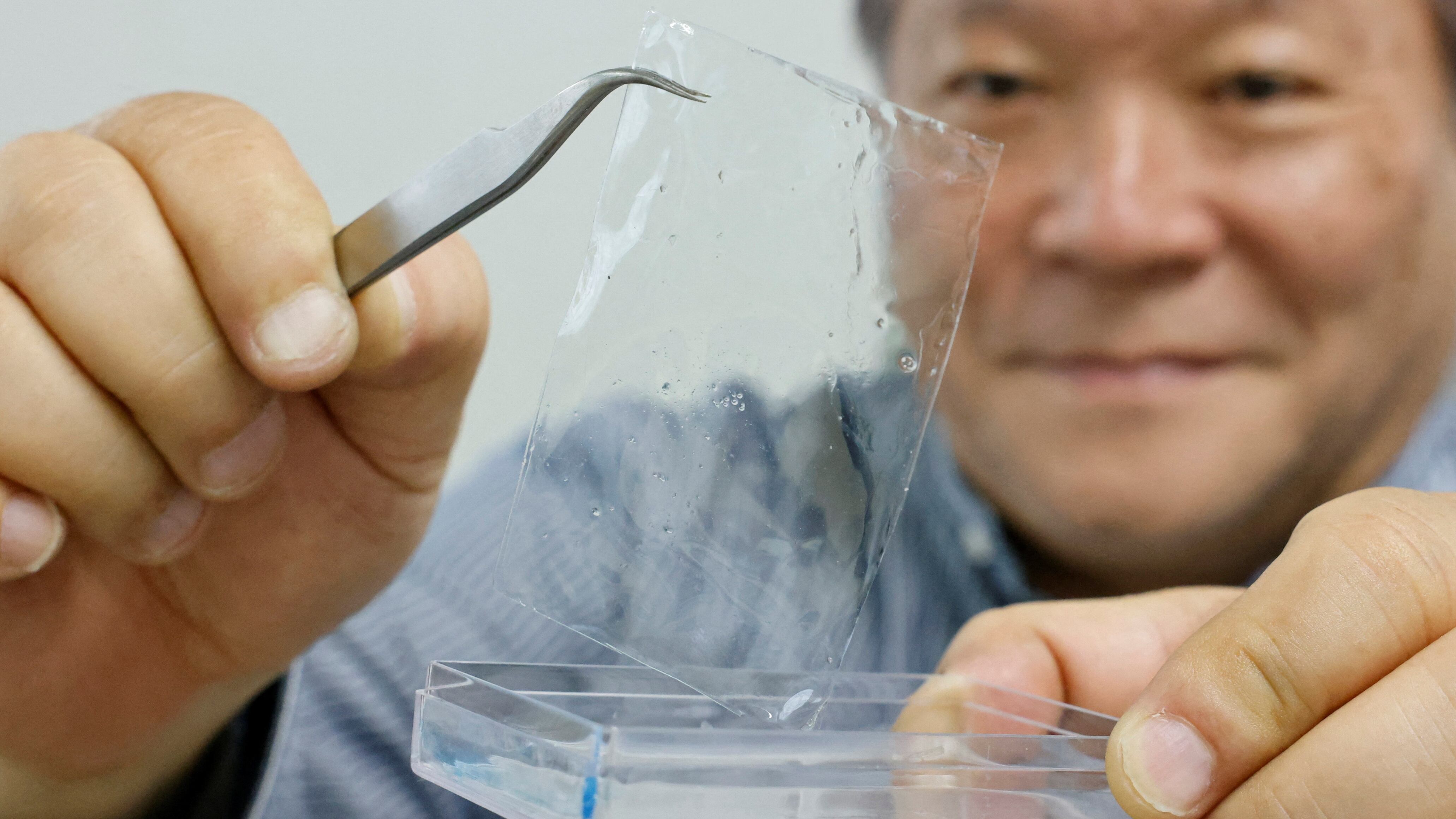 Inventan un plástico que se disuelve en el mar en una hora