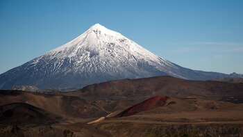 El Volcán Lanín tiene una altitud de 3.776 metros sobre el nivel del mar y se encuentra ubicado en el Parque Nacional Volcán Lanin