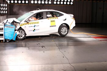 En el impacto frontal el