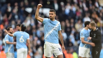 Rodri vuelve a lesionarse, Guardiola le descarta para los próximos partidos, pero parece no peligrar para el Mundial 2026