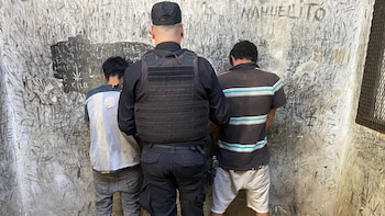 Imputaron a los dos jóvenes que le cortaron un dedo con un machete a un hombre en Santa Fe