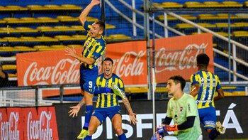 Marco Ruben celebra el primer